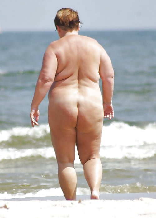 BBW matures and grannies at the beach 199