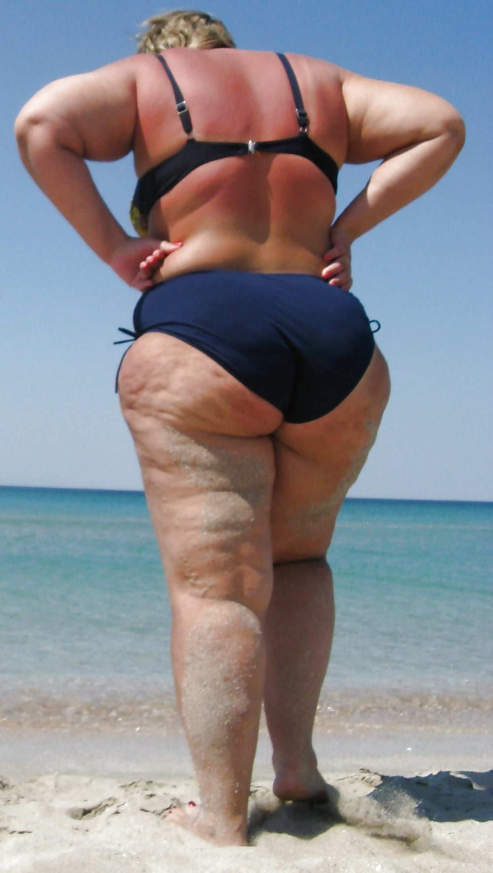BBW matures and grannies at the beach 219