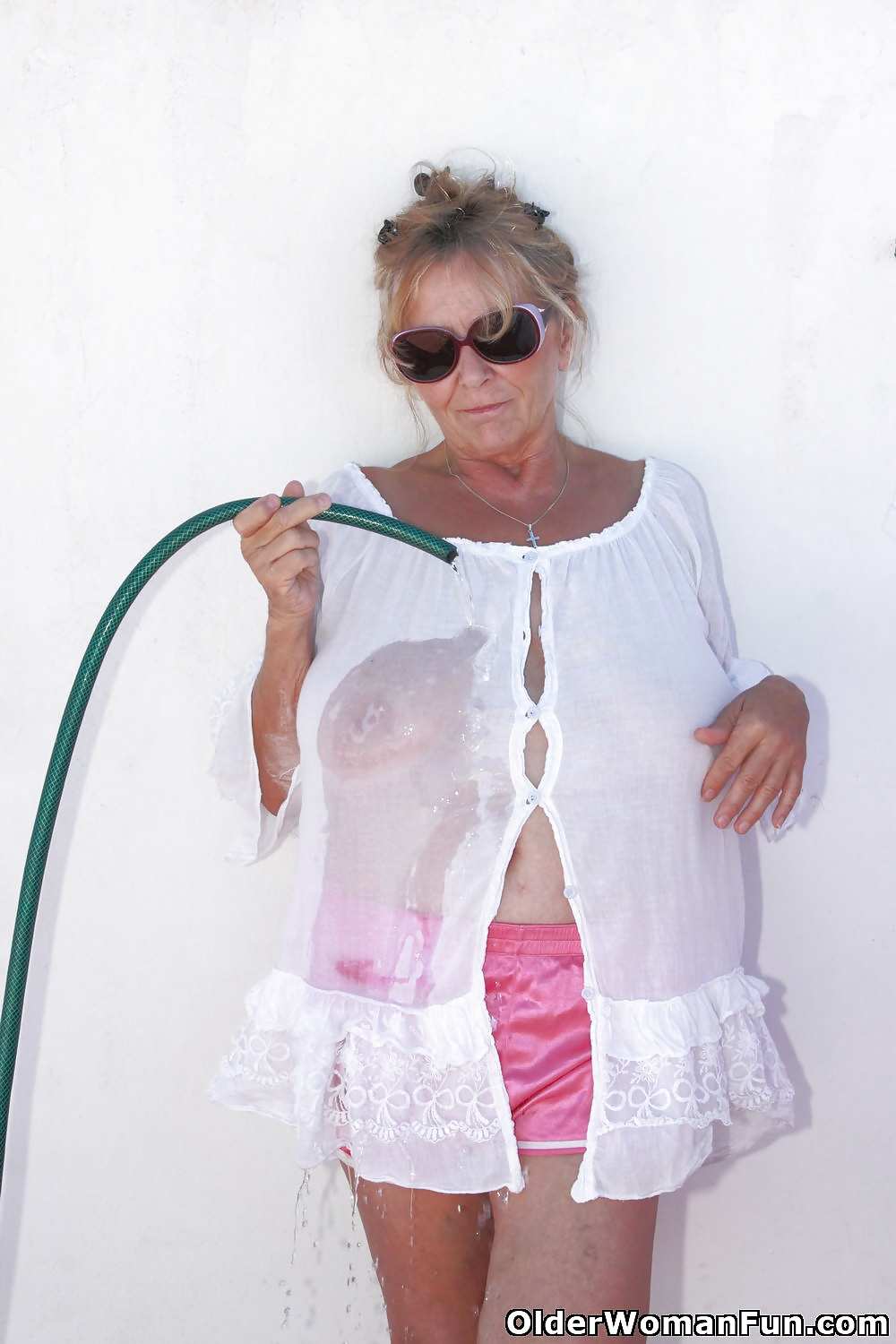 67 year old and British granny Isabel from OlderWomanFun