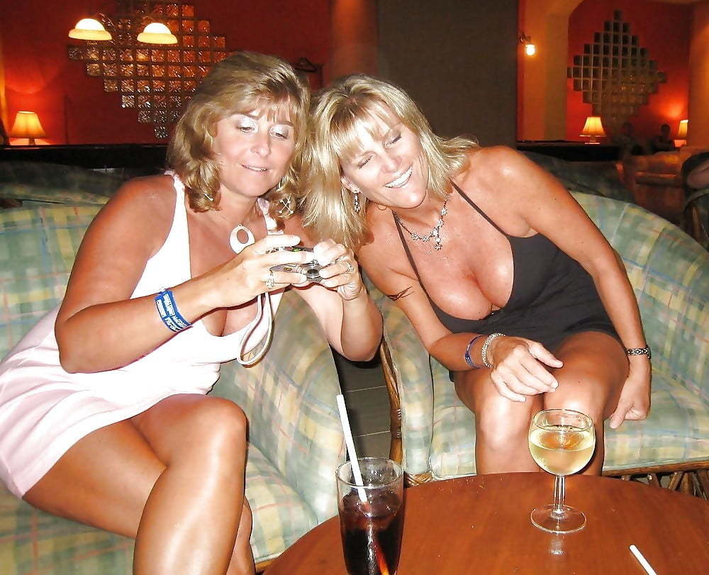 Mature and sexy milfs gilfs and grannies